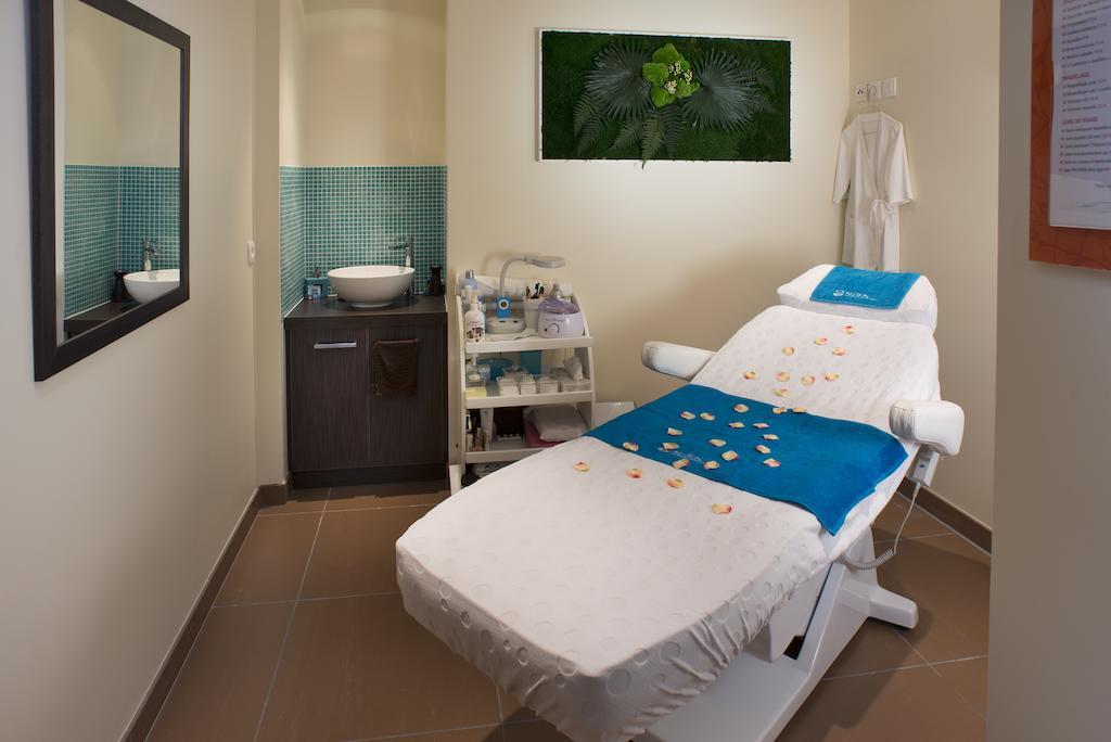 Aparthotel Domitys Le Jardin D'Eole Lanester Esterno foto